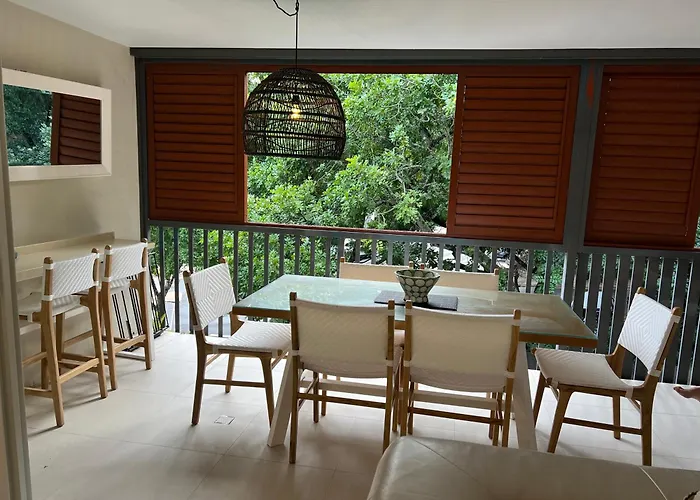 Noosa Beach Apartment On Hasting St French Quarter Resort.Noosa Heads